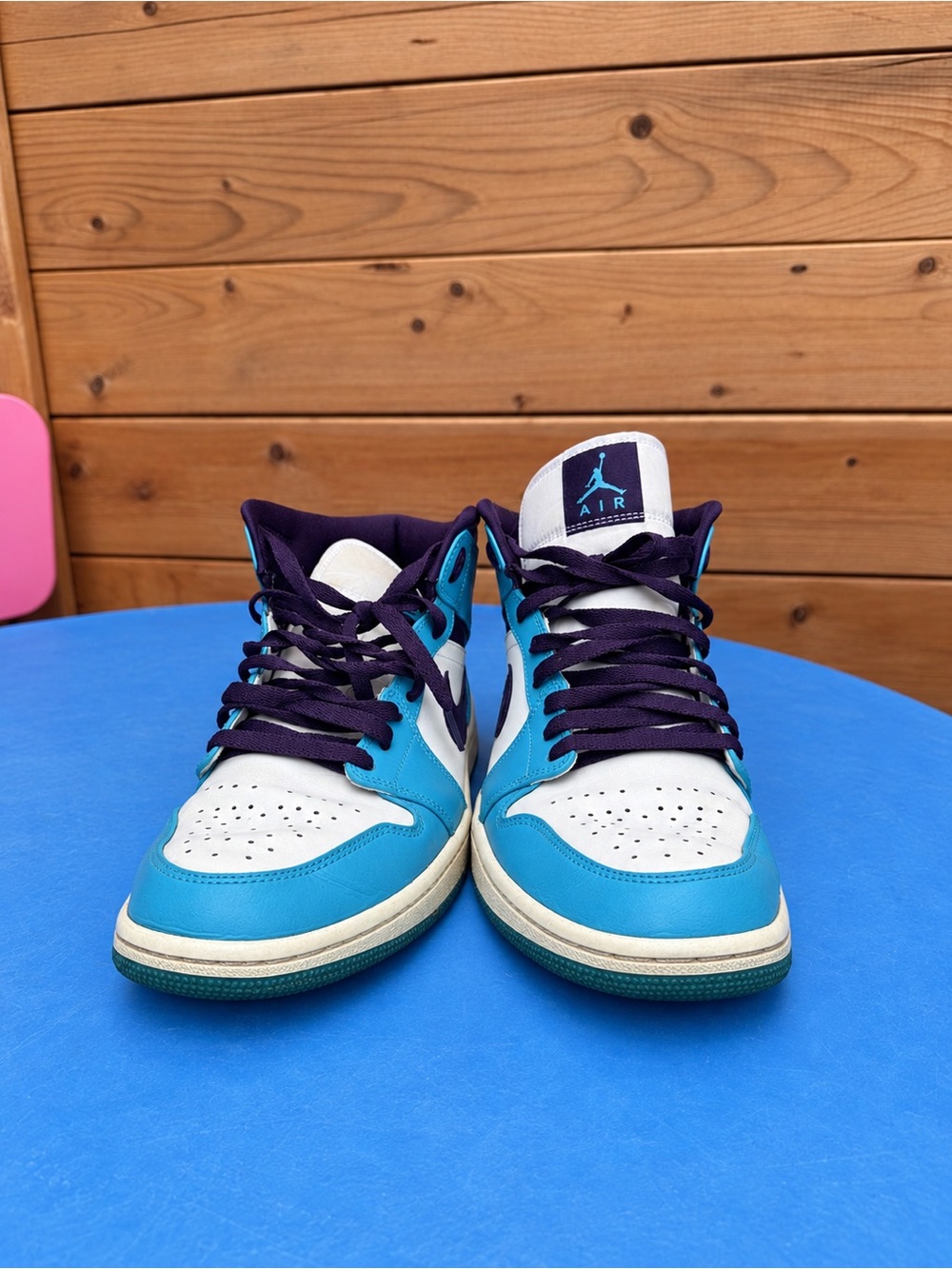 Jordan 1 HORNETS - Picture 2 of 5